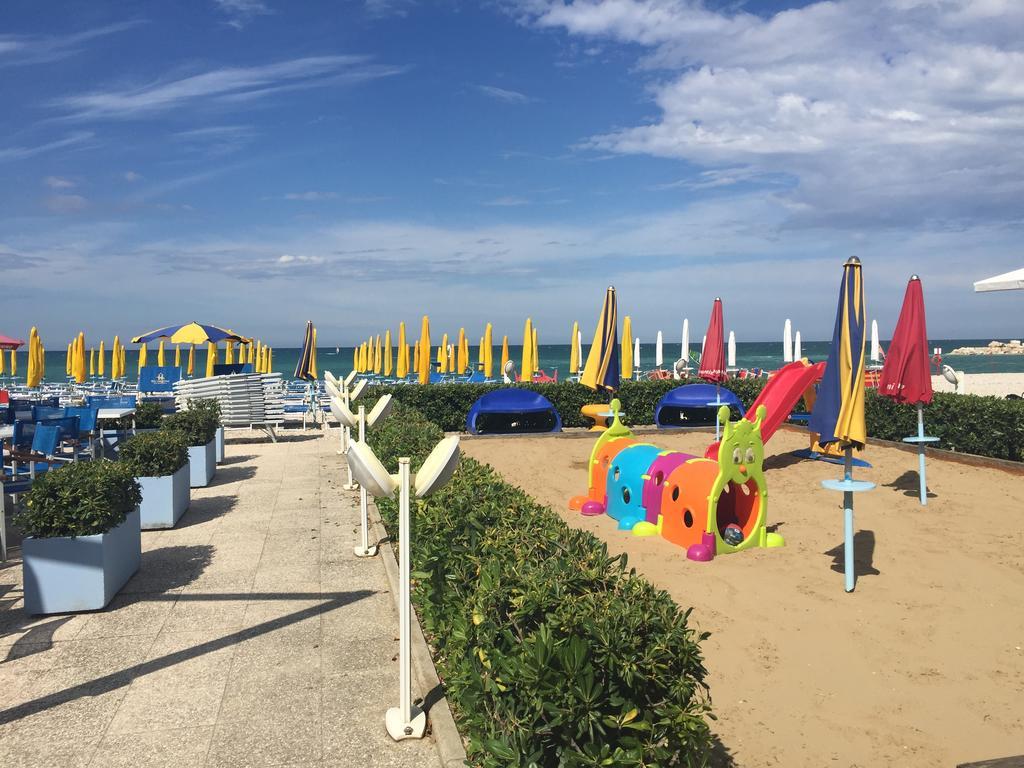 Hotel Marina Fano Exterior foto